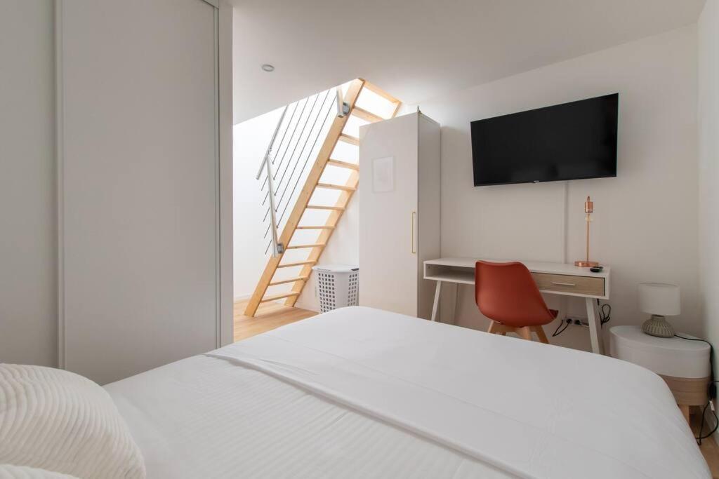 Confort Climatise Et Suite Privee En Sousplex 몽펠리에 외부 사진