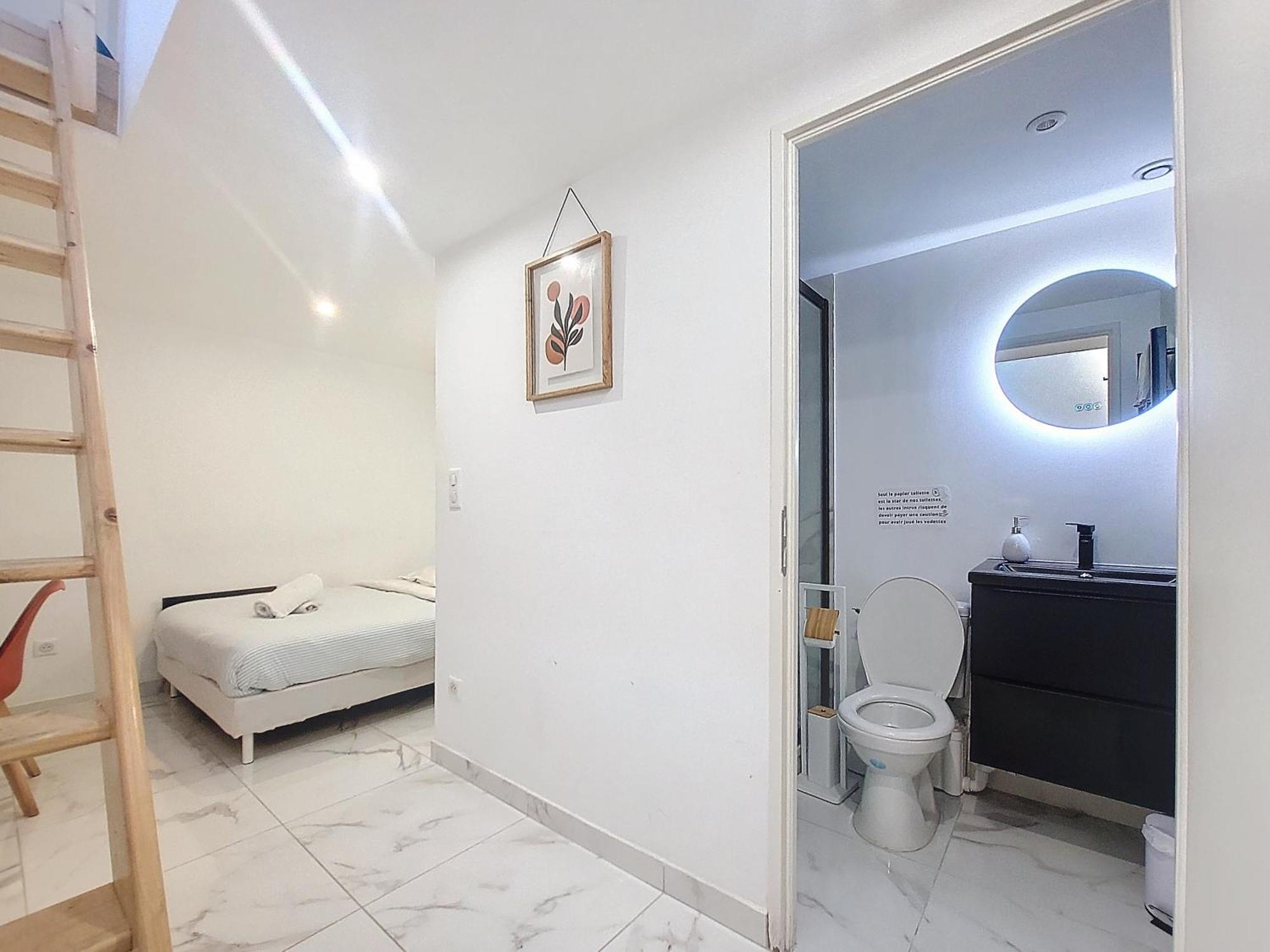 Confort Climatise Et Suite Privee En Sousplex 몽펠리에 외부 사진